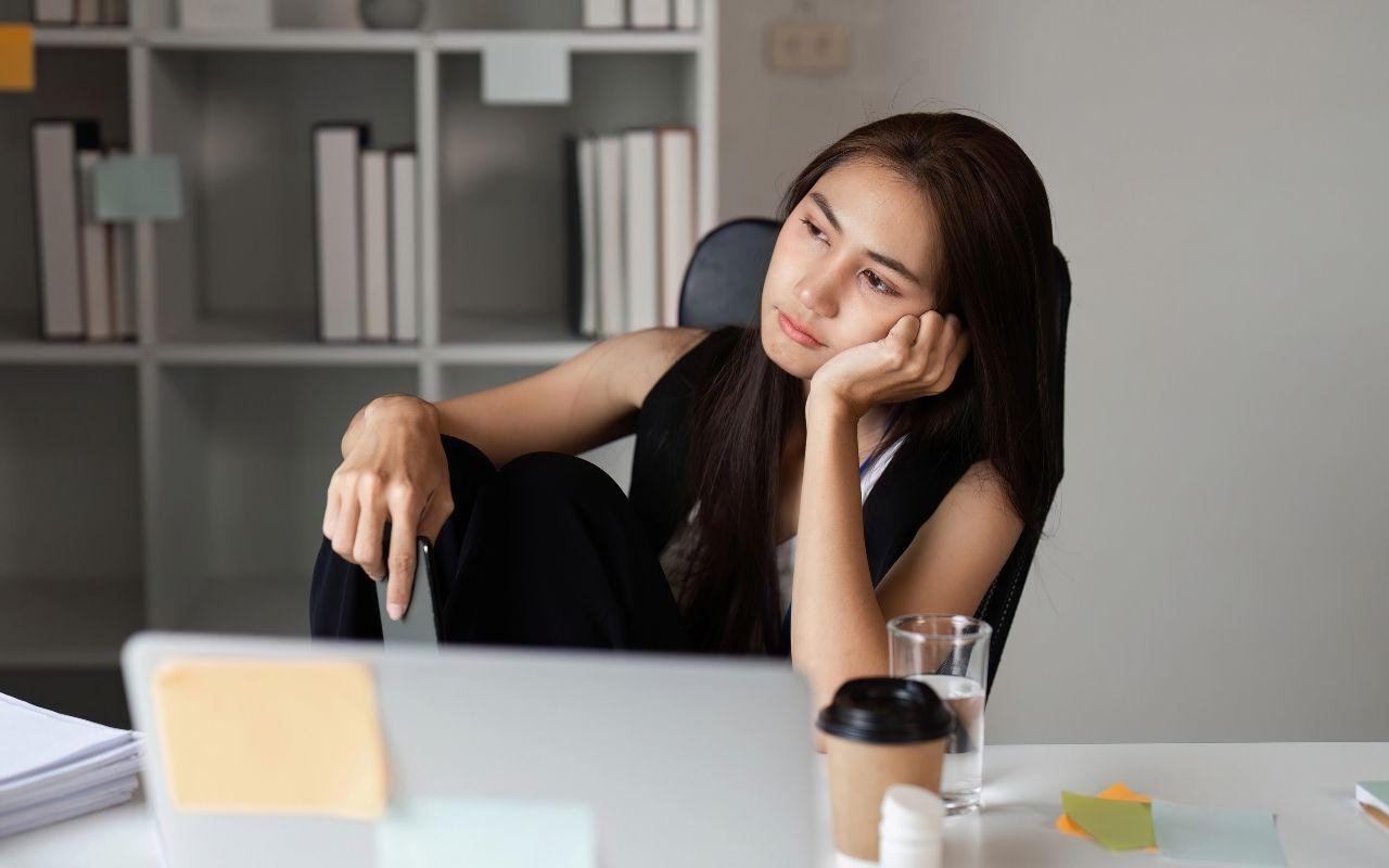 20 Bad Work Habits (& How to Break Each One)