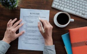 65+ Resume Headline Examples for Every Industry & Experience Level