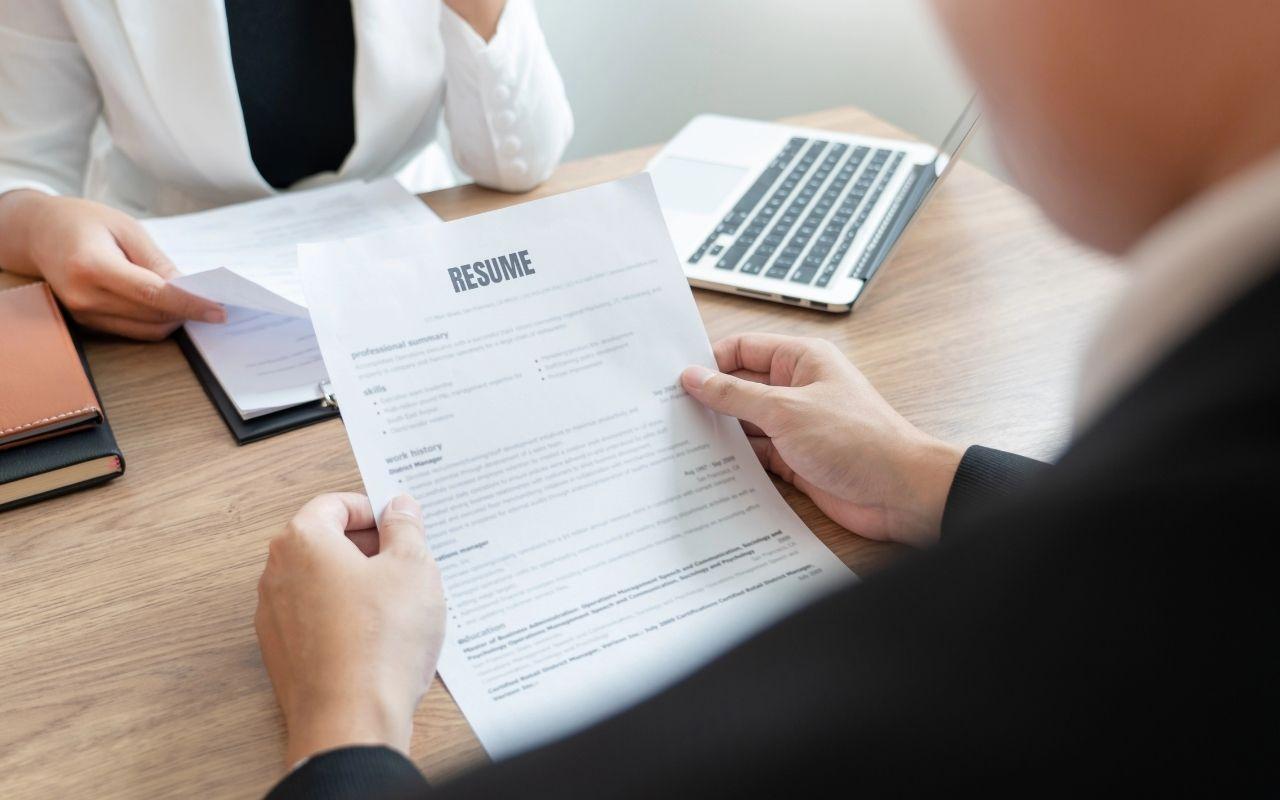 How to Write a Functional Resume (Formatting Tips, Template, & Examples)