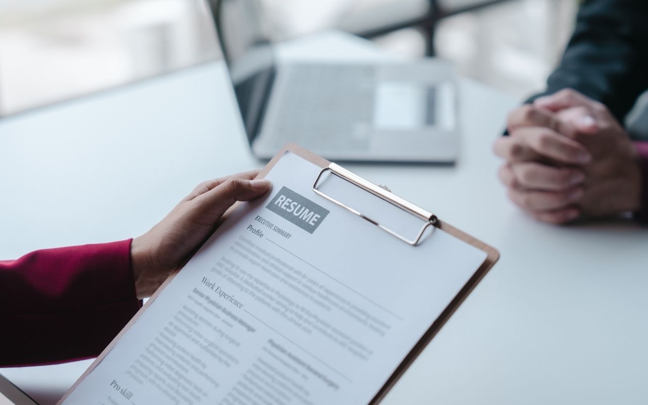 40 Resume Summary Examples & Writing Tips