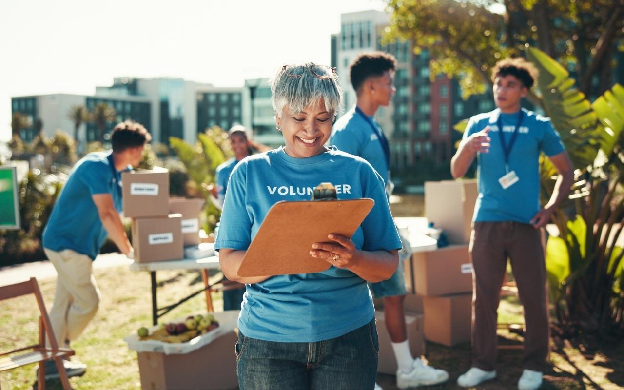 How to List Volunteer Work on Resumes (Examples & Expert Tips)