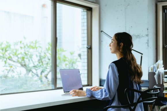State of the Workweek 2026: 45% of Workers Say They&rsquo;re Workaholics