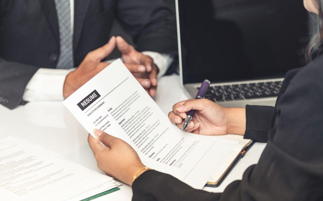 What Should a Resume Look Like in 2026? Format & Examples