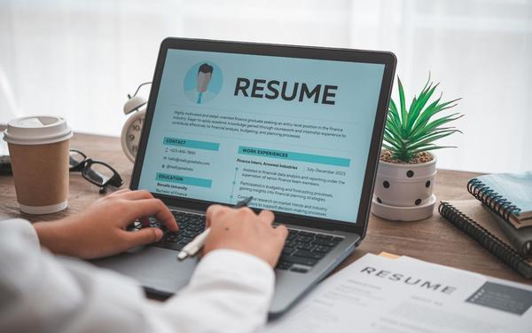 How to Create a STAR Method Resume (40+ Examples)
