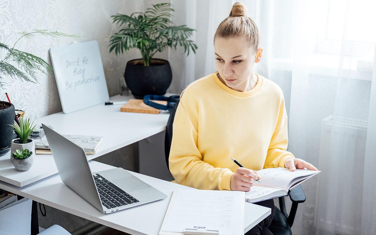 How to Write a Targeted Resume: Tips, Examples, & Template to Tailor Your Resume