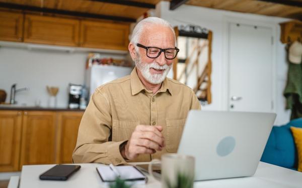 How to Create a Resume for Older Workers: Tips, Template, & Examples