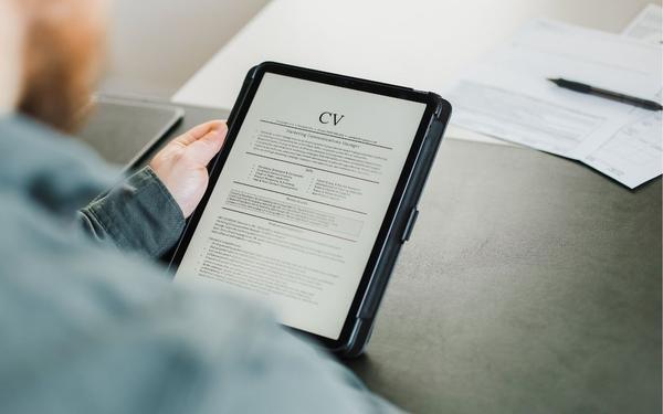 How to List Publications on Resumes or CVs: Templates & Examples