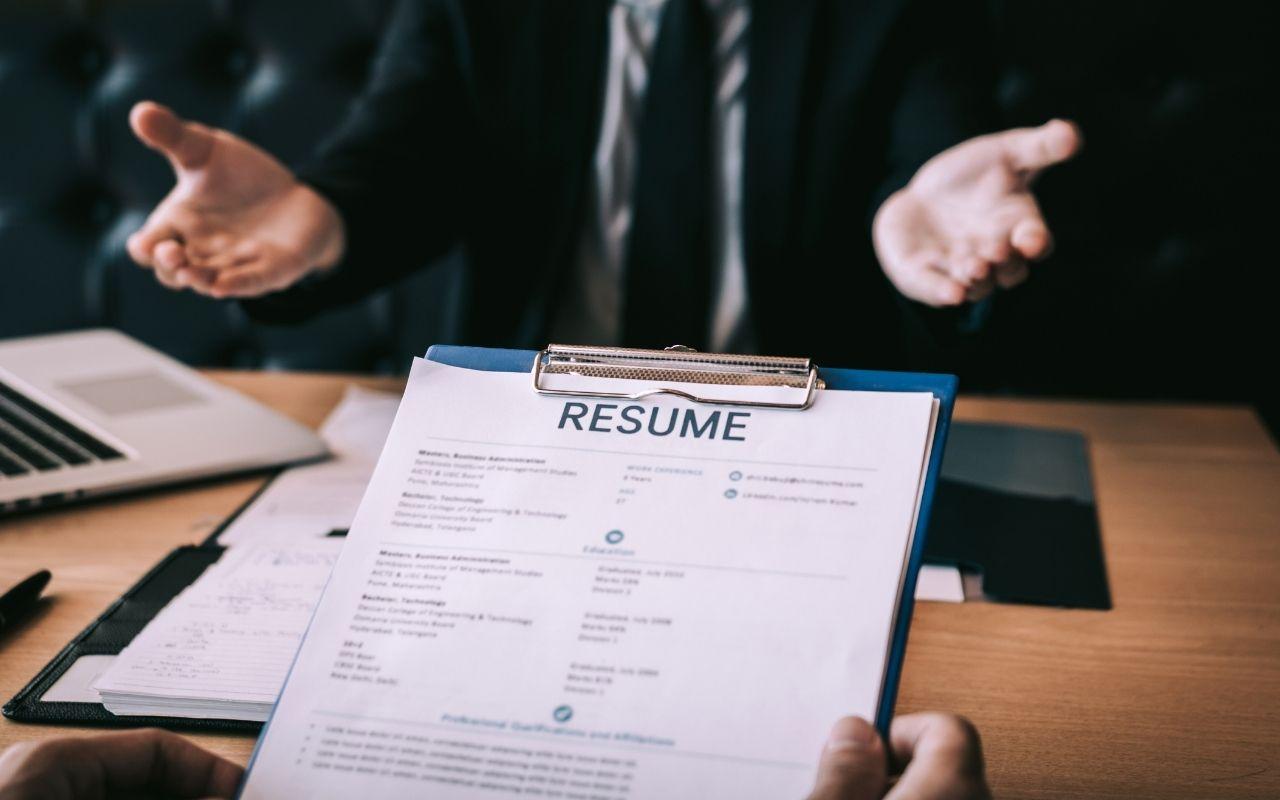 What Is the Best Color for Resumes? When & How to Use Resume Color Theory