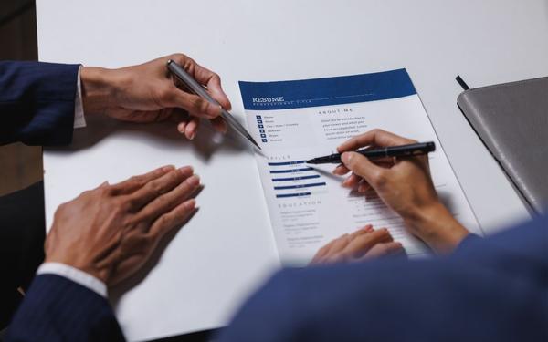 How to Display Skill Levels for Resumes: Tips & Examples to Show Proficiency