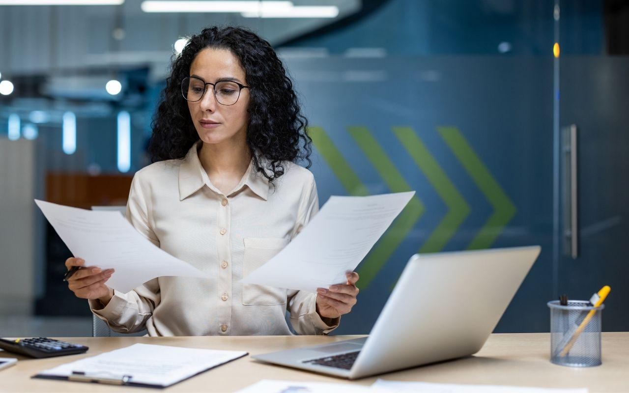 Hard Skills for Resumes: 100+ Examples by Industry