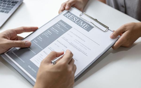 How to List an Unfinished Degree on Your Resume (Examples & Templates)