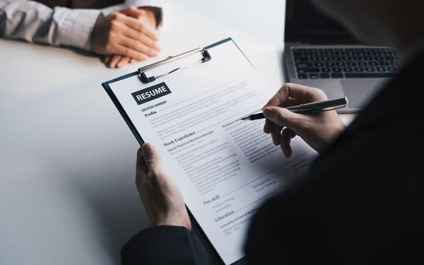 How to Write Job Descriptions on Your Resume (With Examples)