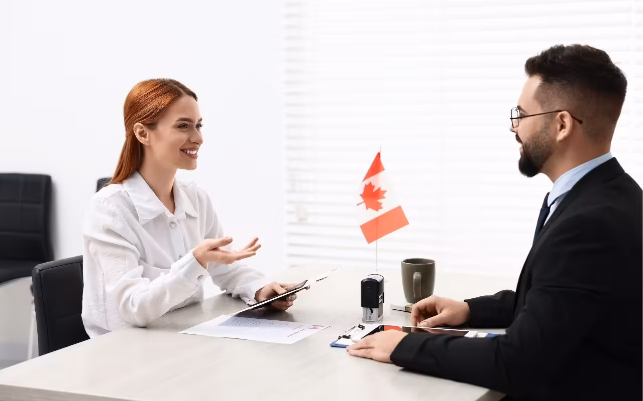 Canadian Resume Format Guide: How to Write a Canadian Resume (With Examples)