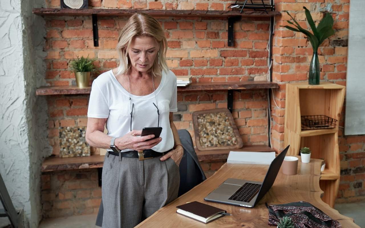 How long should you wait for a job offer?