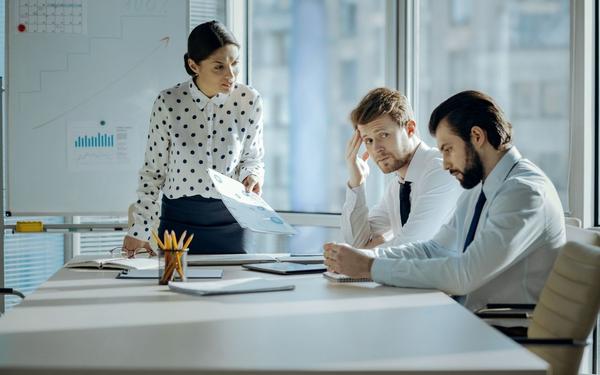 9 things you&rsquo;re doing that your boss hates