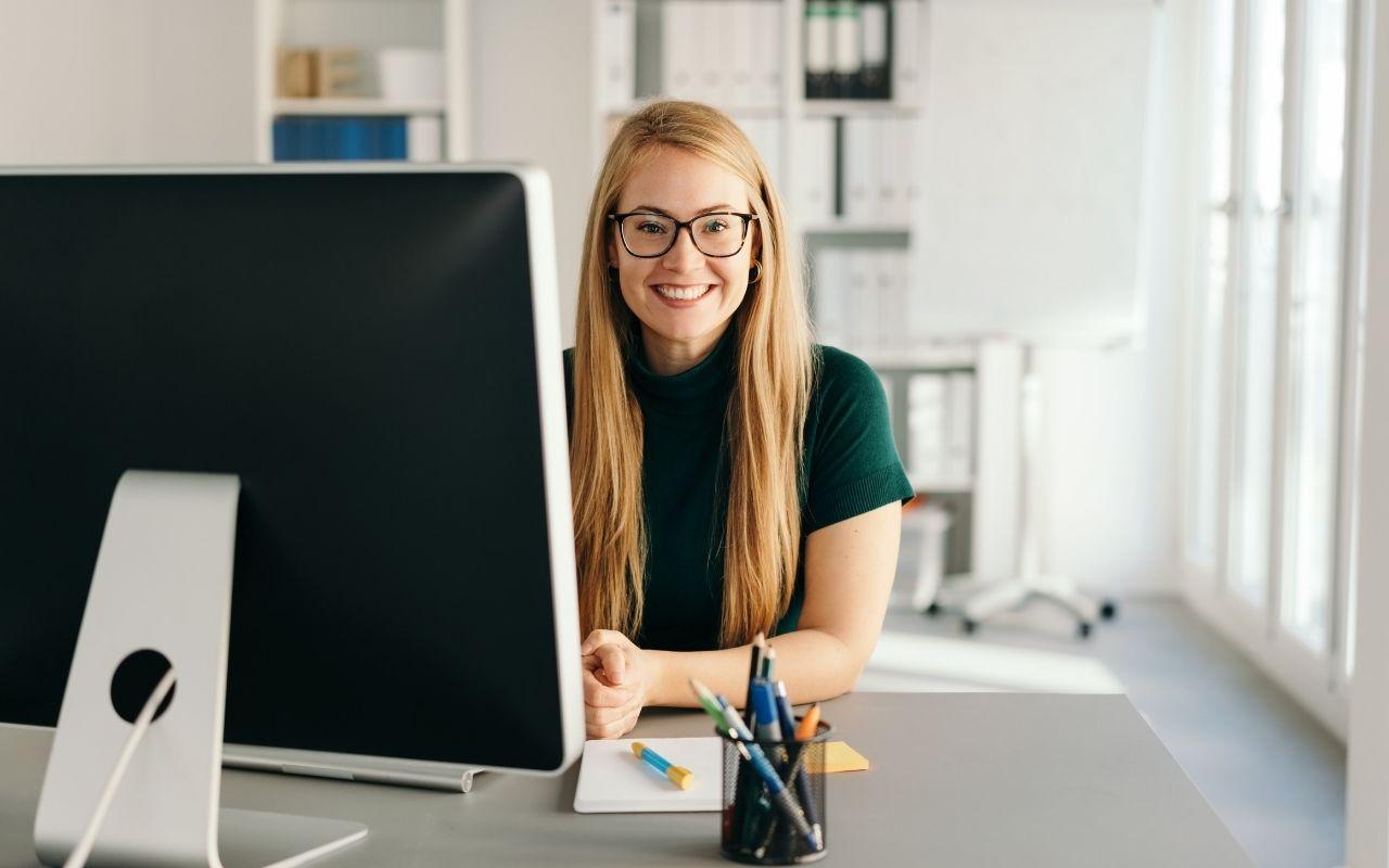 Interview Etiquette: Before Meeting the Boss, Befriend the Secretary