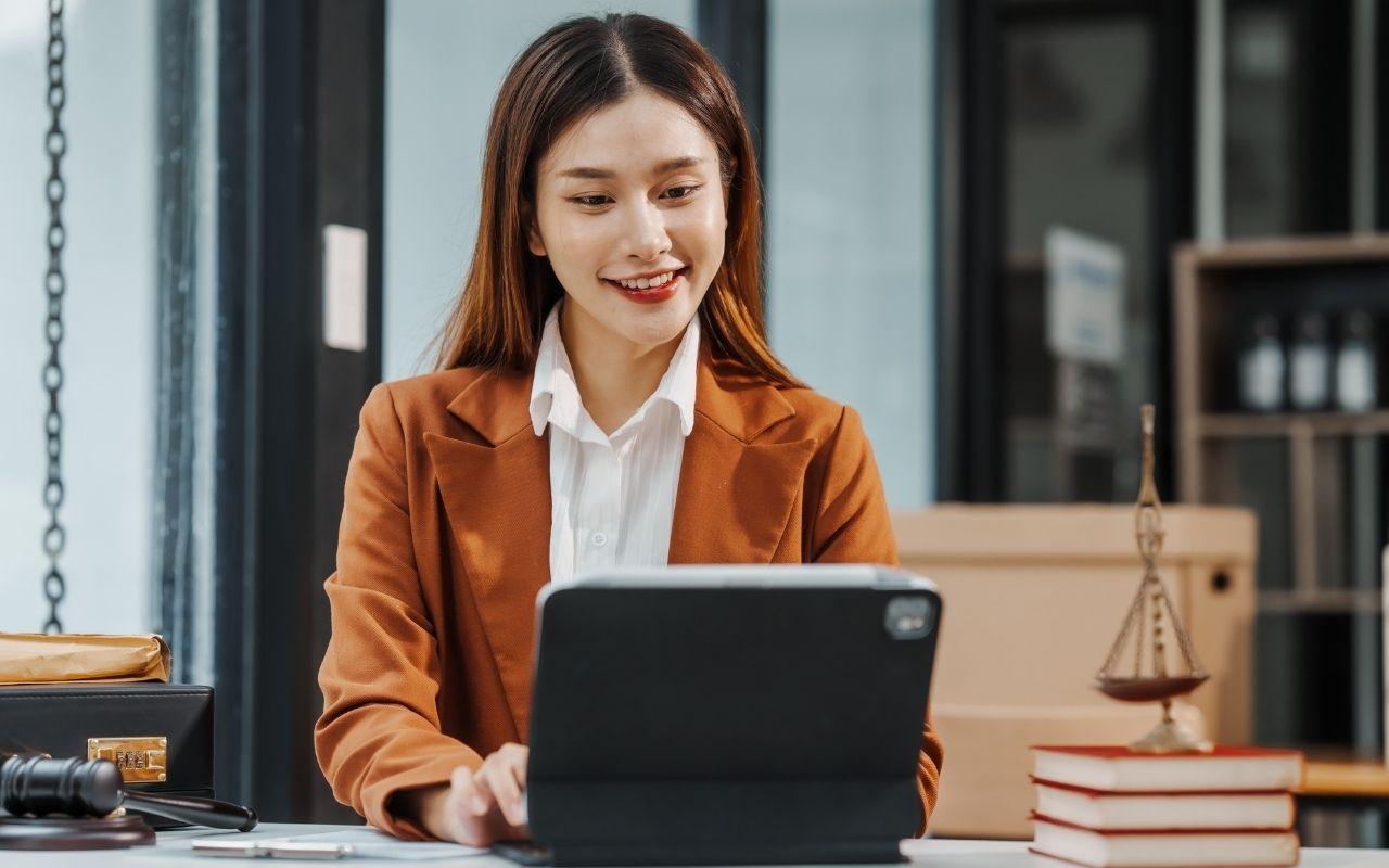 5 Law Degrees that Get You The Most Money After Graduation