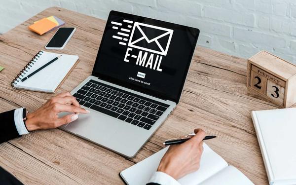 5 Ways Poorly Written Emails Will Hurt U