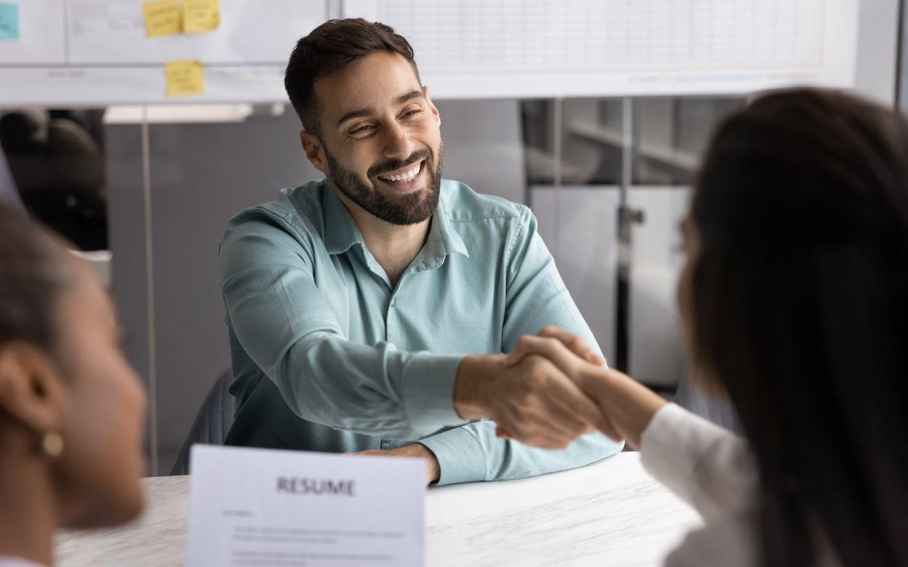 How to Make a Good Cover Letter That Sells Your Skills