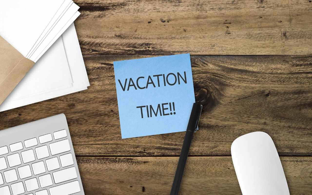 3 Things You Absolutely Must Do at Work Before Leaving for Vacation