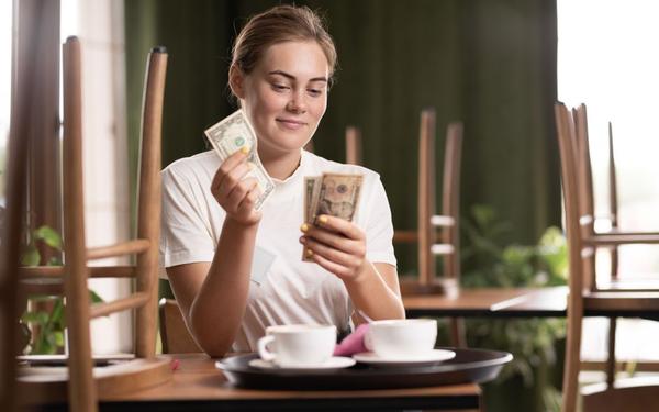 Know Tip Policies Before You Take a New Restaurant Job