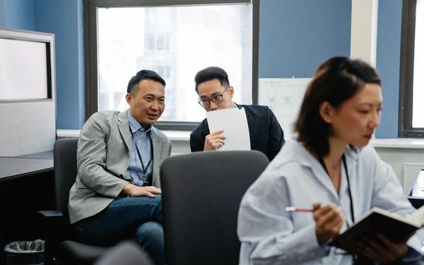 6 People You Shouldn&rsquo;t Get Close To At Work