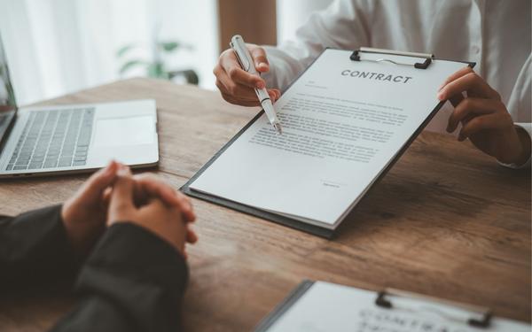 What to know before signing an employment contract