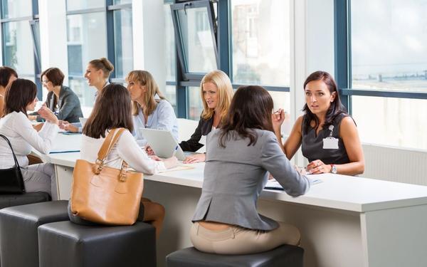 What to Wear to a Job Fair: How to Choose a Professional Outfit for a Career Fair