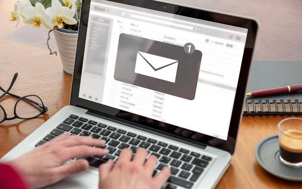 5 Workplace Conversations You Should Never Have Via Email or Text