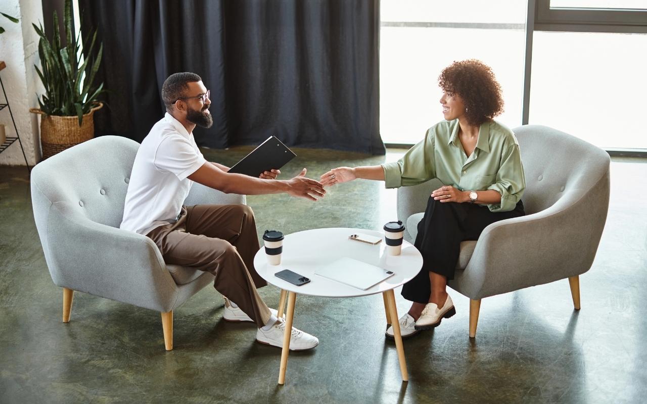 Resume Exaggeration Statistics: 45% Say Employers & Job Seekers Exaggerate Equally