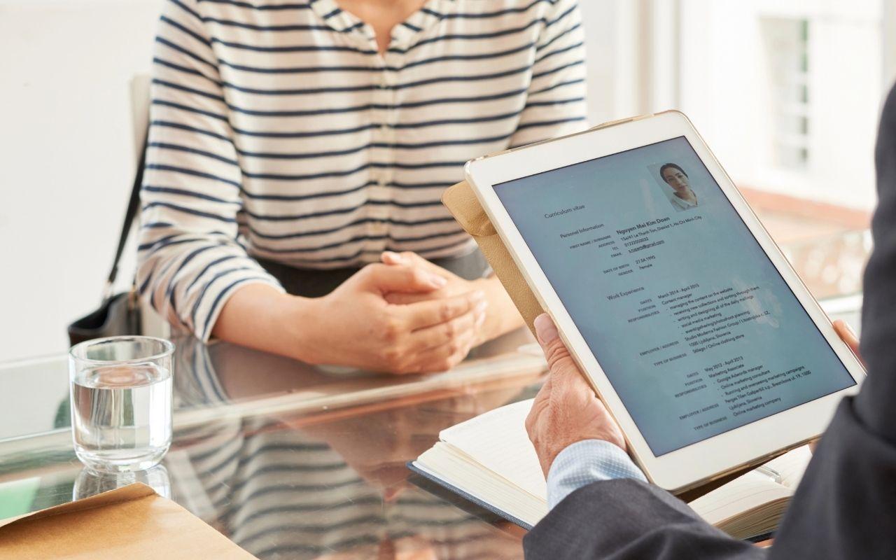 Overqualified Hiring Stats: 57% Would Cut Resume Experience to Get Hired